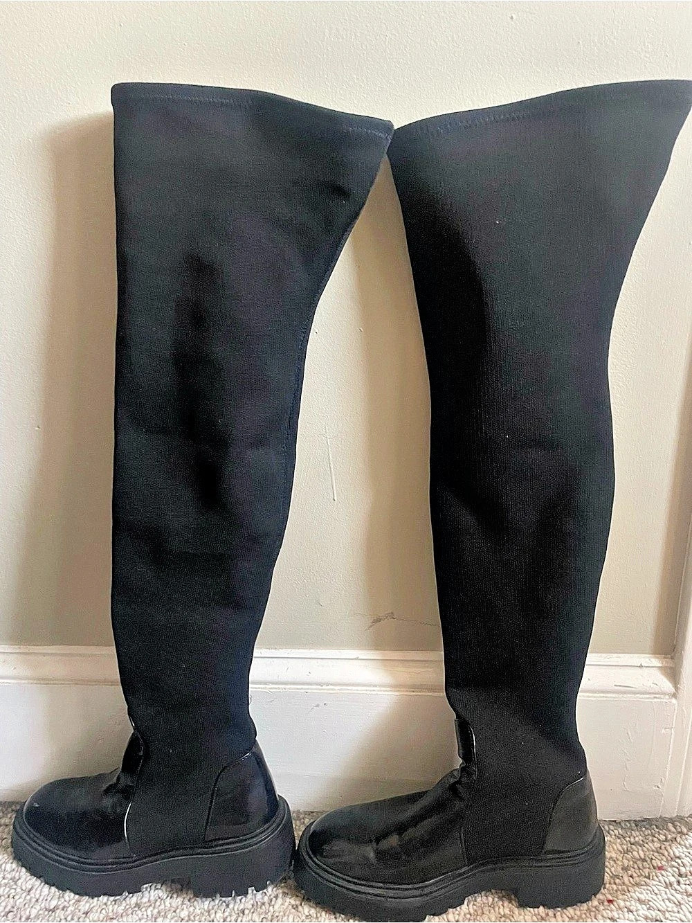 ASOS DESIGN Keeley chunky flat over the knee boots in black
Size: US 8